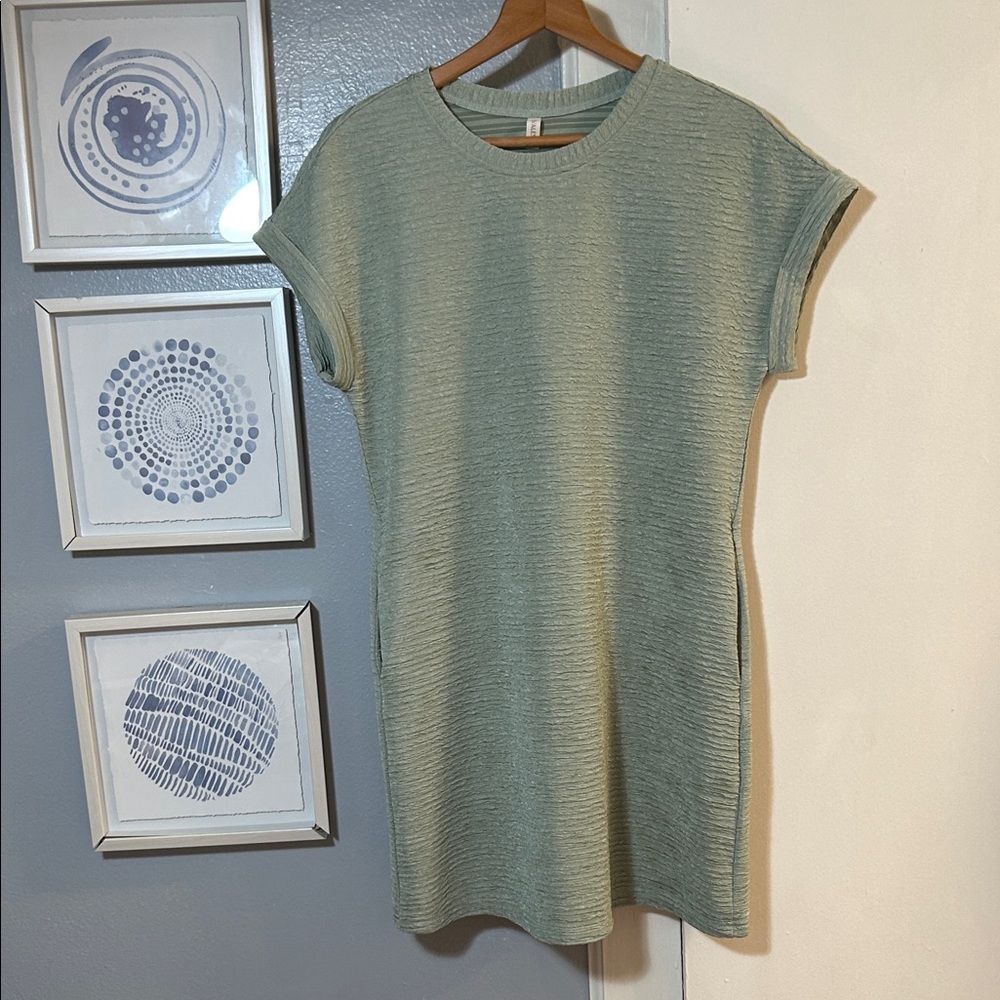 Evaless Women’s Size M Sage Green Textured Knit Tunic Dress Pockets